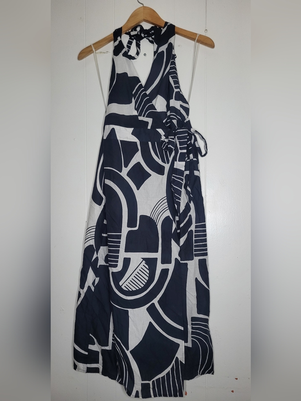 Zara Navy and White Geometric Wrap Swim Sarong